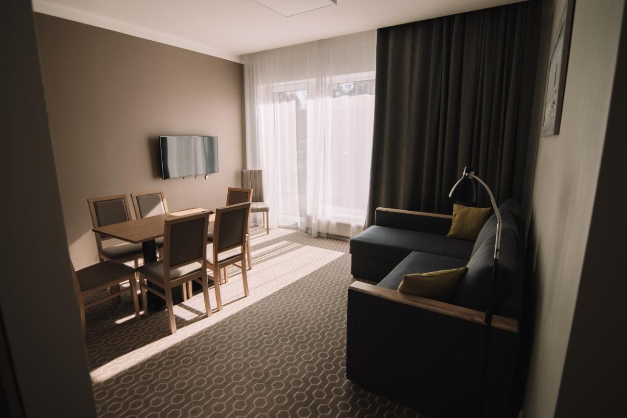 Merepargi Aparthotel & Cafe Narva-Jõesuu Extérieur photo