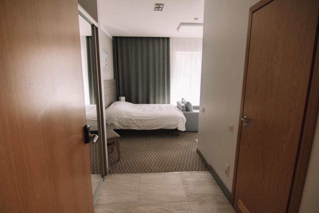 Merepargi Aparthotel & Cafe Narva-Jõesuu Extérieur photo