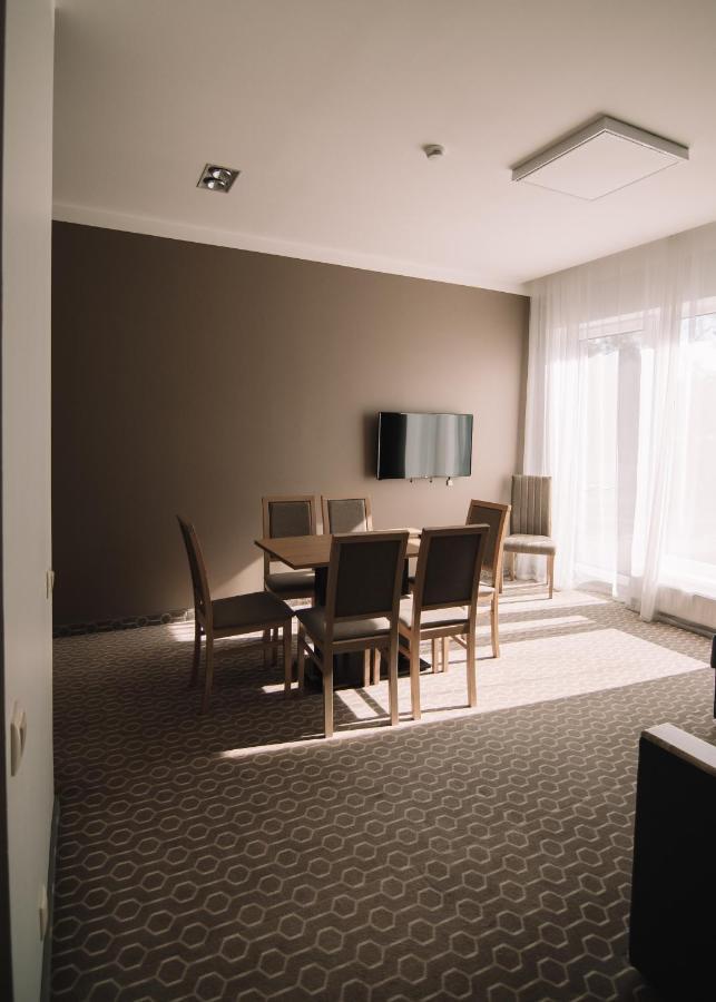 Merepargi Aparthotel & Cafe Narva-Jõesuu Extérieur photo